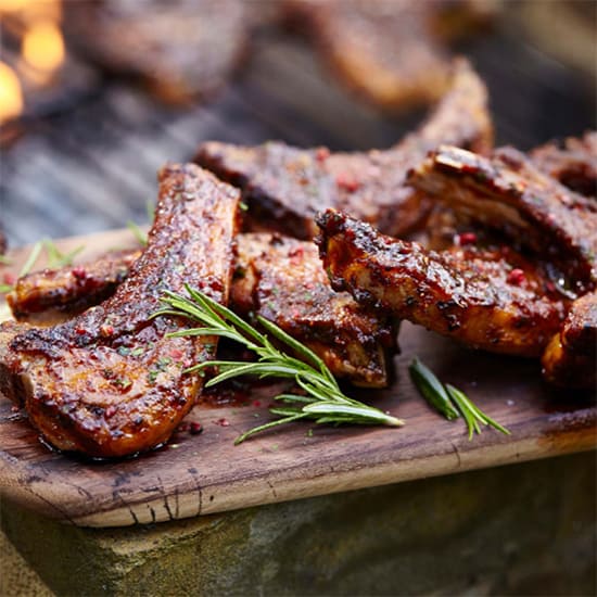 Enjoy a delectable Lamb Spit Braai at Billy G For Only R199pp!